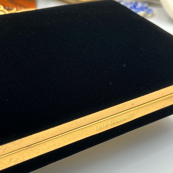 🆕 LULU GUINNESS 🧿 BNWOT Black Velvet Karlie Clutch Bag Lip Closure - Picture 7 of 13